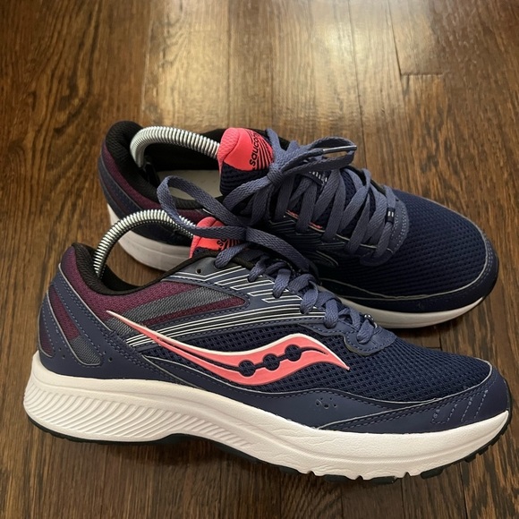Saucony Shoes - Saucony Women’s Running Shoe Size 8.5